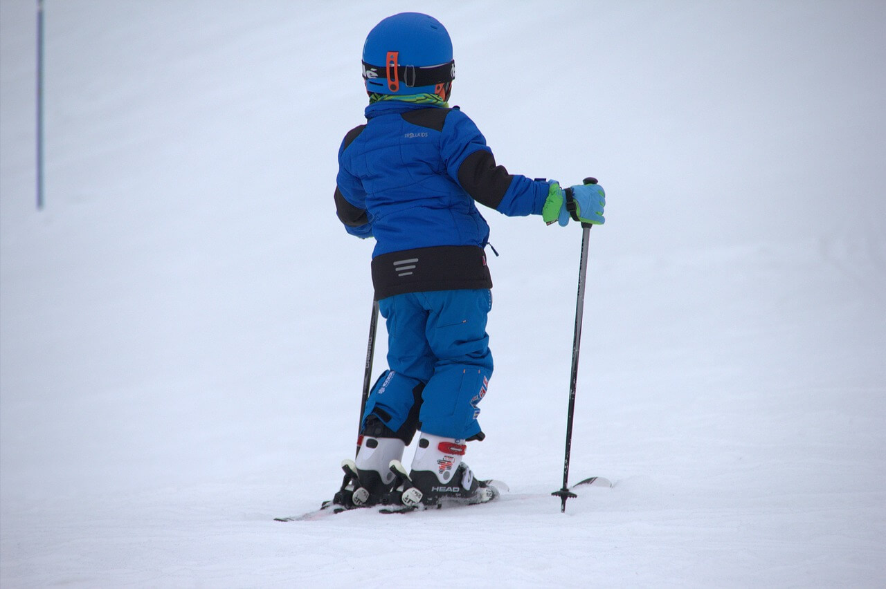 Dziecko na nartach w Zakopanem